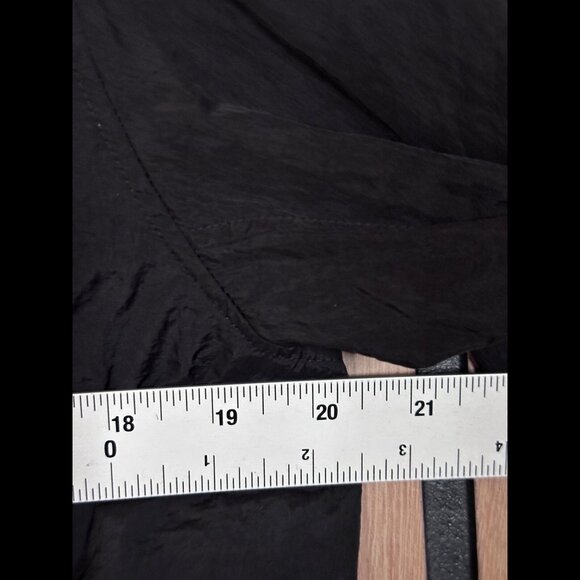 Lululemon Jacket XS Mens Black Oversized Textured Full Zip 100% Nylon Raincoat - Picture 3 of 8